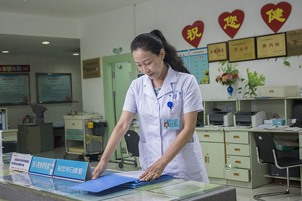 50岁长老年斑是什么原因如何去除,30多岁长老年斑是怎么形成的