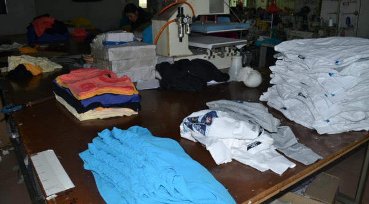 中国旧衣服被非洲人哄抢,一天卖掉20万!女式内衣最受当地人欢迎