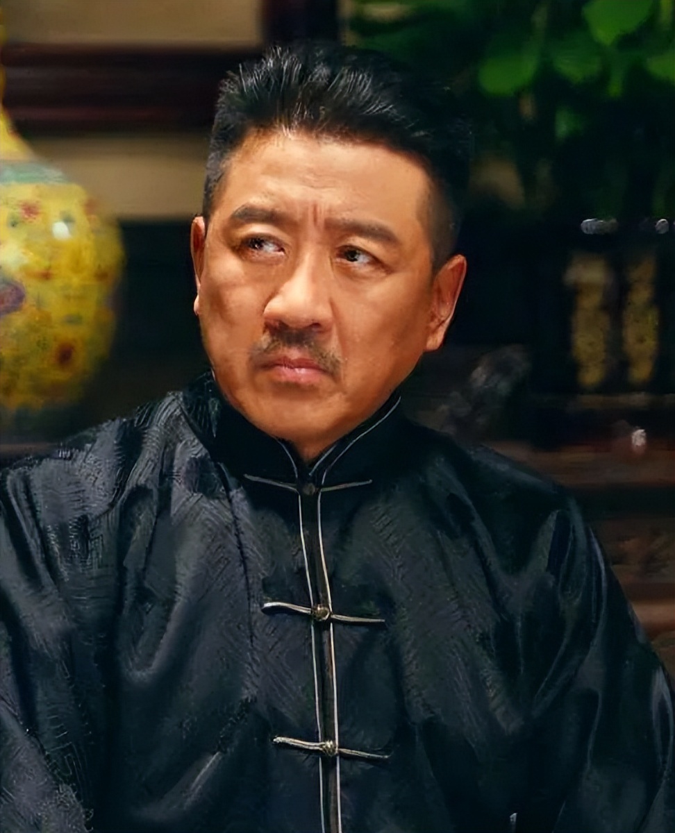 他靠演“白宝山”出名，64岁再获奖，出道40年无绯闻，金星：干净