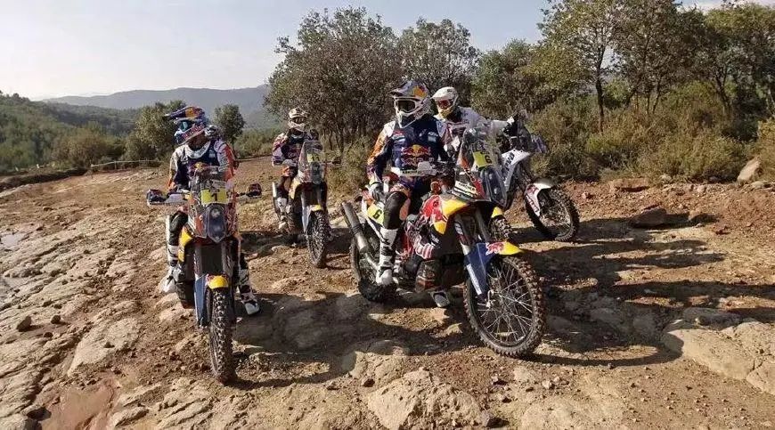 明星私下骑摩托,哪个明星最爱骑摩托车