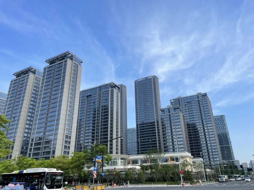 成交带看赶上东方郡彩虹城！滨江第三个“居住高地”呼之欲出？