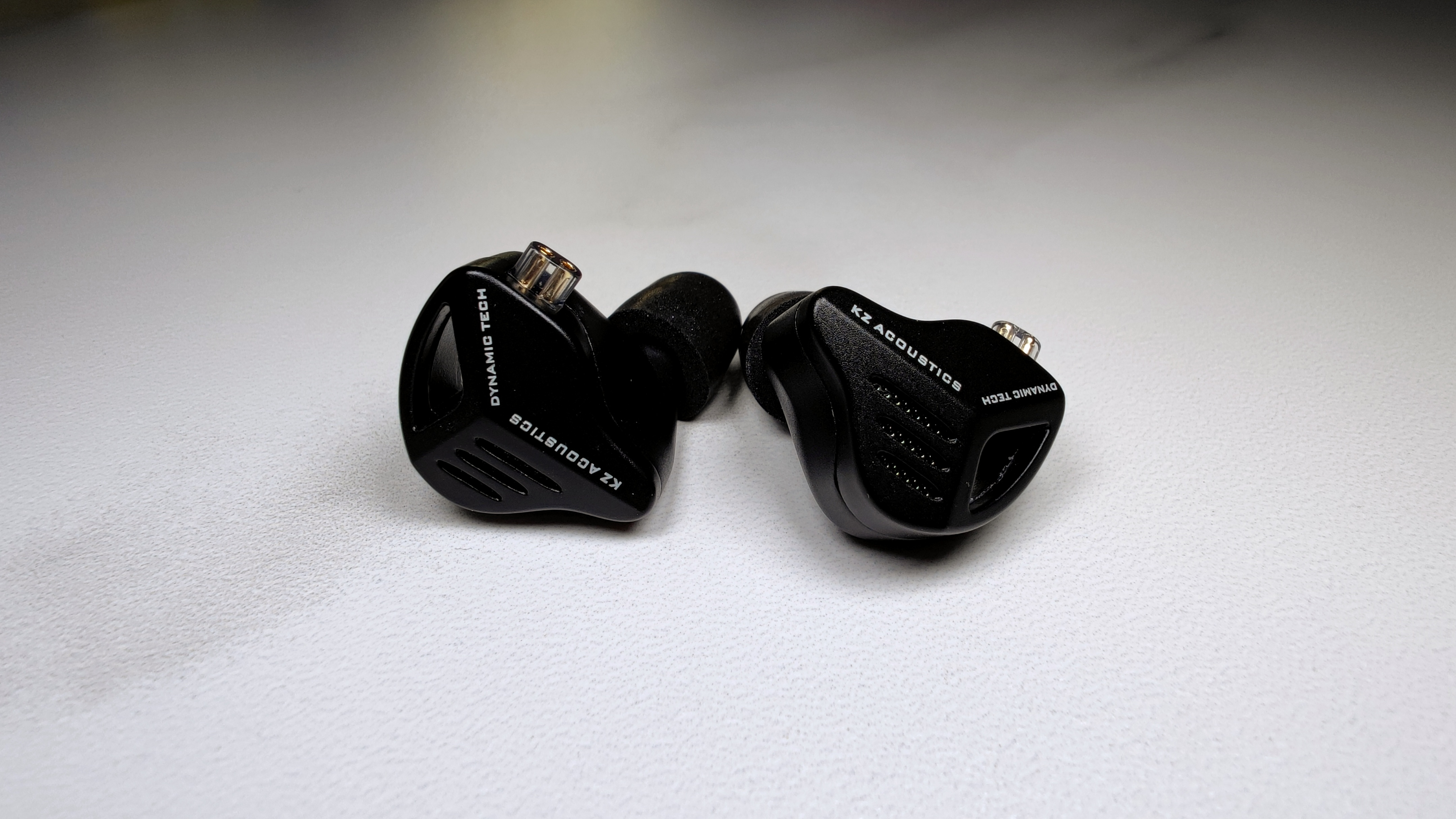 国产耳机kz怎么样,kzzsx12单元圈铁耳机评测