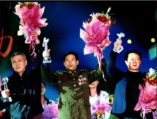 万米高空突然没油，中国试飞员放弃跳伞求生，8分钟避免上亿损失