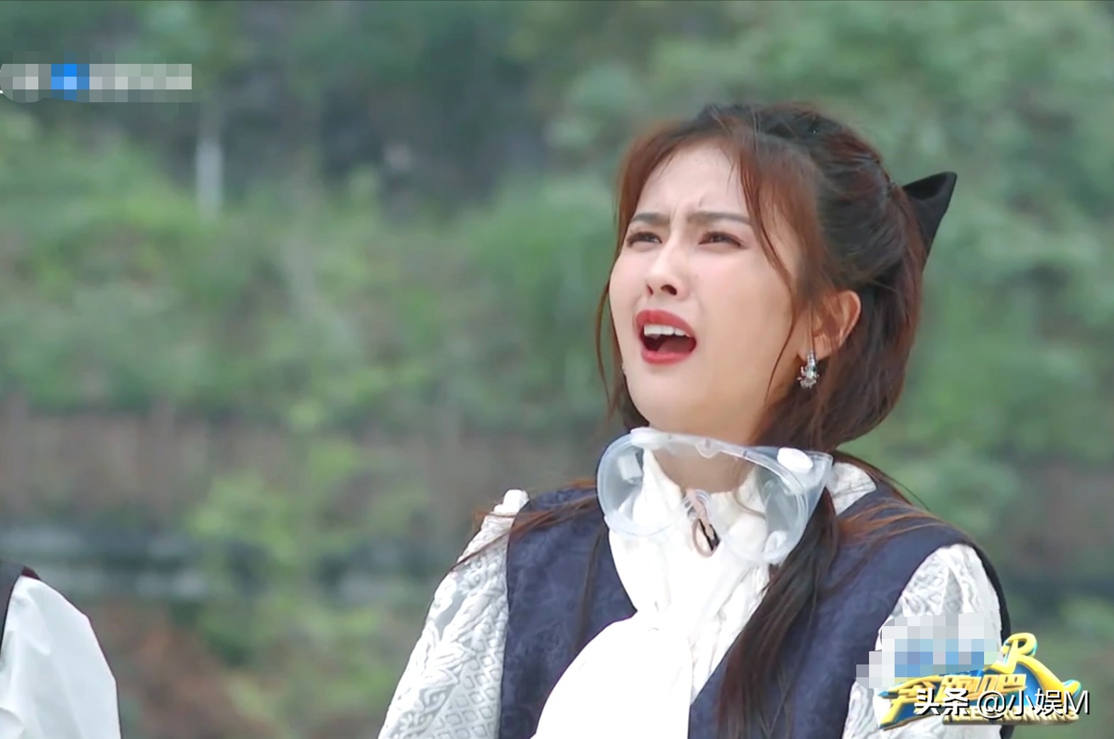 游戏无聊，嘉宾“花里胡哨”挽救，撕名牌也变得不精彩了