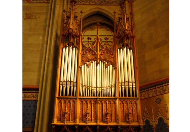 巴赫与现代钢琴对比,巴赫时期钢琴