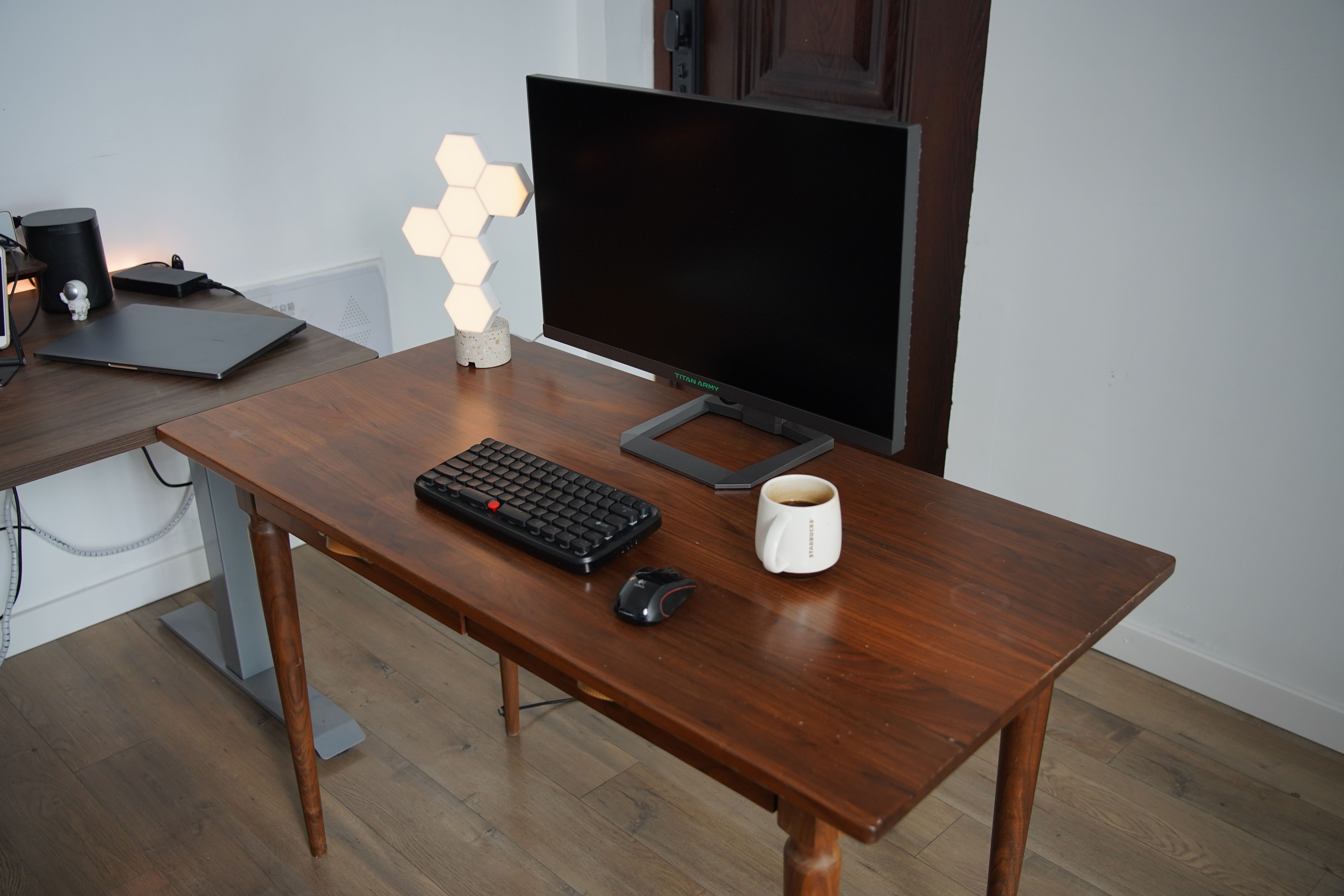 hkc32寸miniled显示器,aocminiled显示器