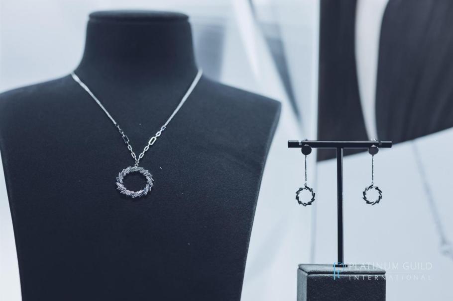 温柔自有力量，因铂金更坚定