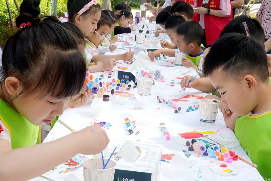 六一儿童节花儿与少年,六一儿童节花儿向阳开