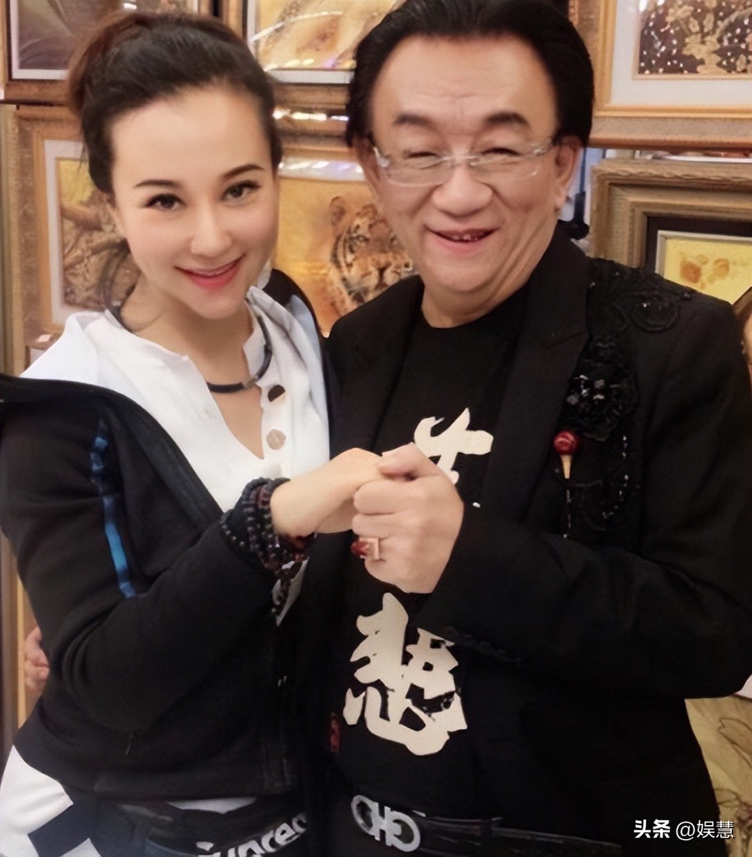 侯耀华72岁生日郭德纲送啥了,74岁侯耀华近况照曝光