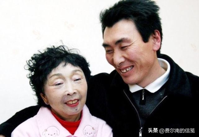 26岁东北小伙娶45岁媳妇,28岁小伙娶60岁老奶奶20年后现状