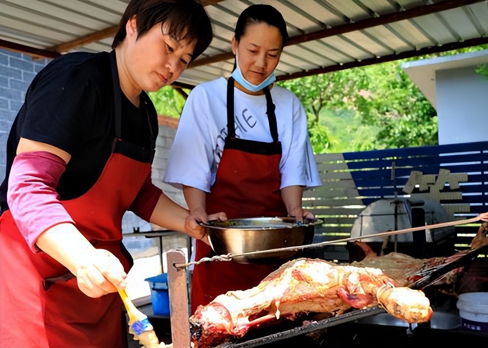 香蜜湖的烤全羊,世外桃源的烤全羊真香