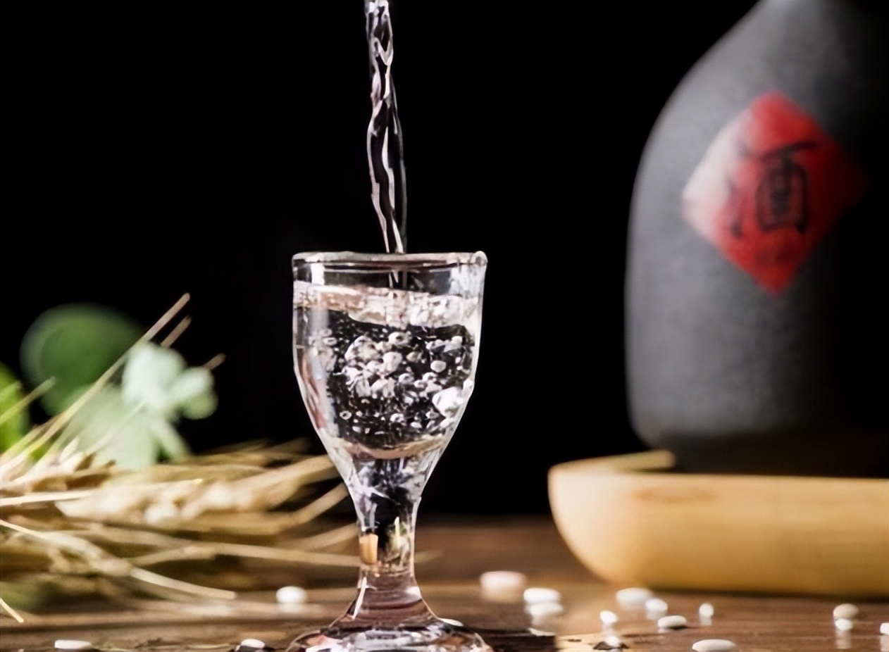 早上空腹喝牛奶吃鸡蛋会得结石吗,空腹喝牛奶吃鸡蛋会拉肚子吗