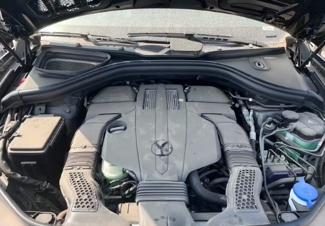 30万买17年奔驰glc值不值,30万左右的奔驰GLS二手车