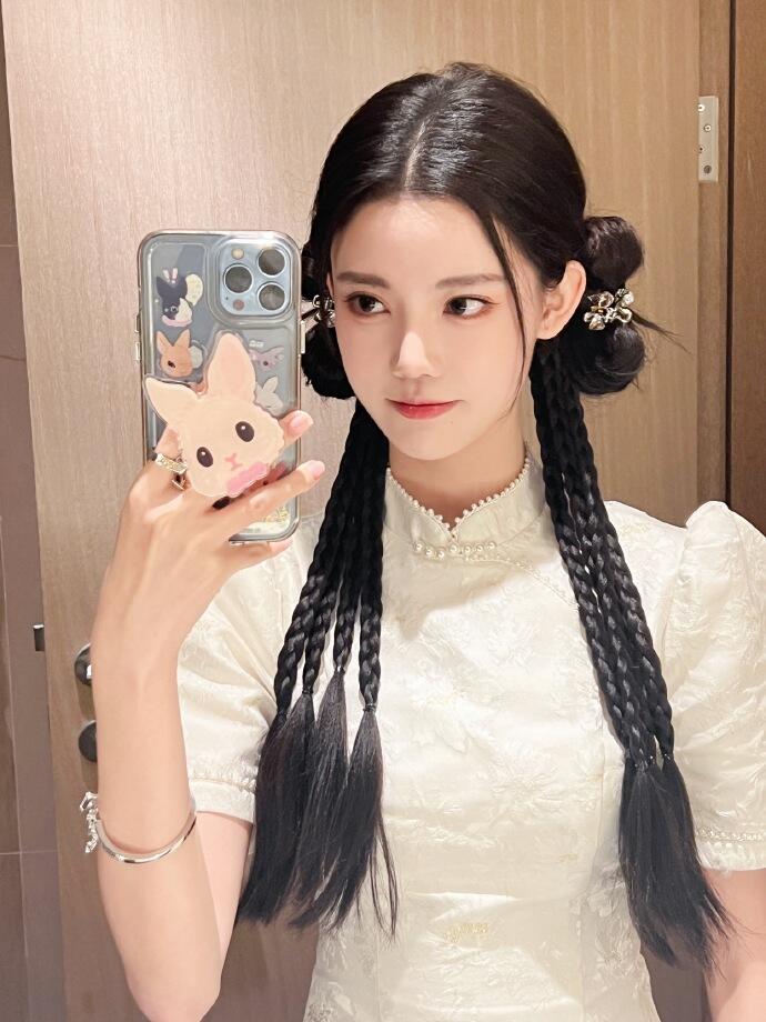 孙珍妮蓝发造型,孙珍妮的半扎发