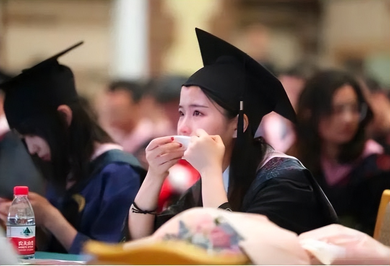 女孩中考742分师范专科引争议,女孩中考742分报考专科引争议