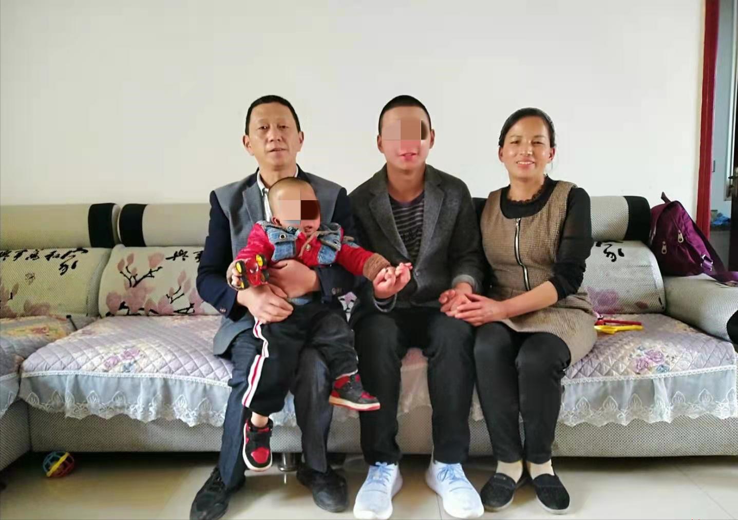 18岁男孩买玩具枪被判无期合理吗,四川18岁小伙买玩具枪判无期徒刑