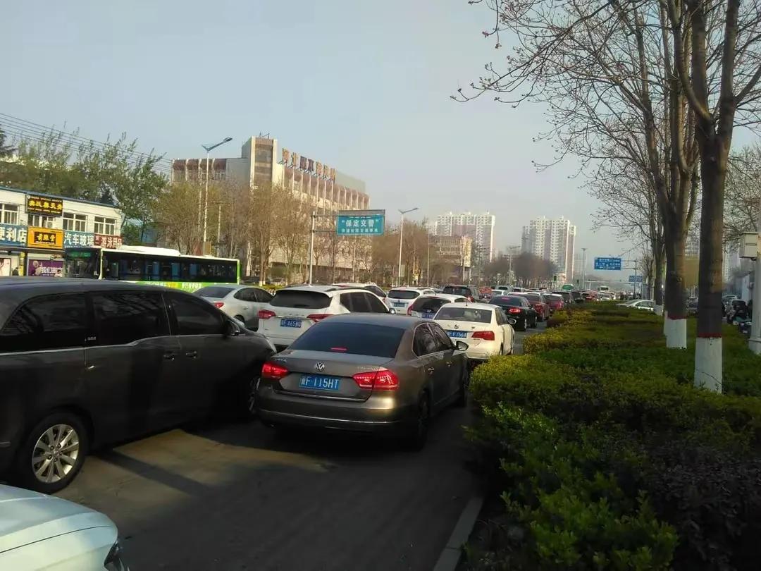 看到交通违法和拍到交通违法,看见违规车辆怎么办