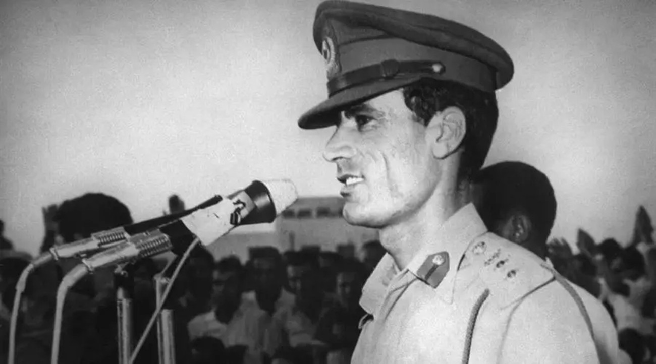 卡扎菲遗体处理,卡扎菲死后被葬在什么地方