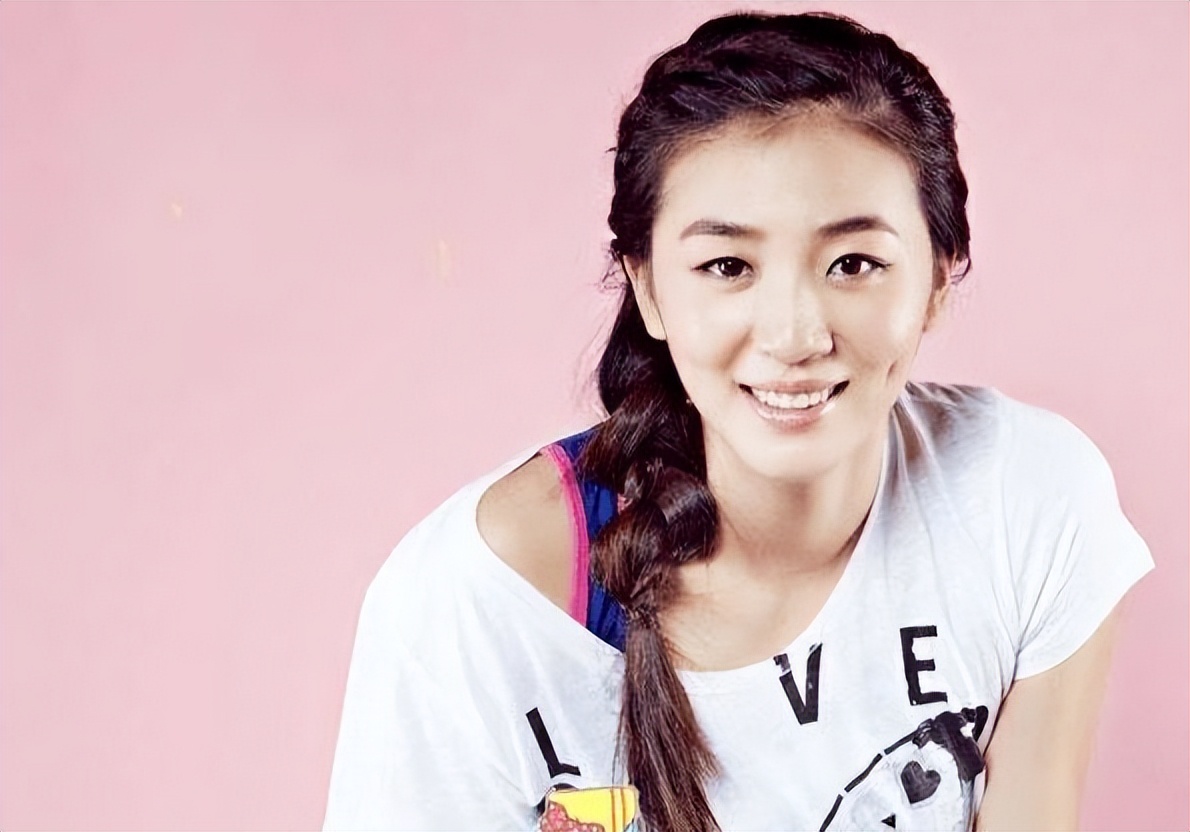 中国女篮王思雨照片好看一点的,徐杰和张茹王思雨身高啥关系