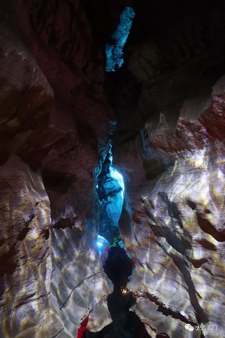 北京八奇洞显圣龙潭,最近发现的最大溶洞