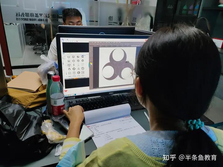 学习平面设计好不好？