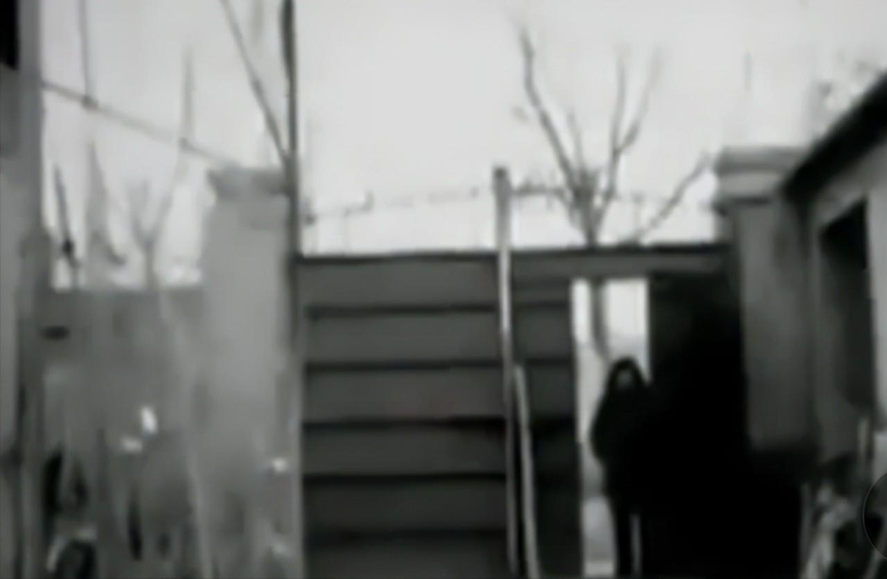 08年，河北女孩“瘫痪”卧床20年，姐姐安上监控后，戳穿多年*局骗**