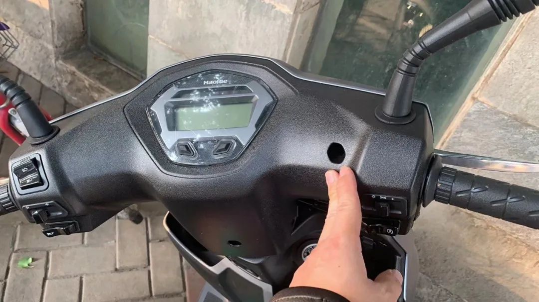 豪爵虎鲨vx125真实测评,豪爵虎鲨vx125和铃木ue125买哪个好