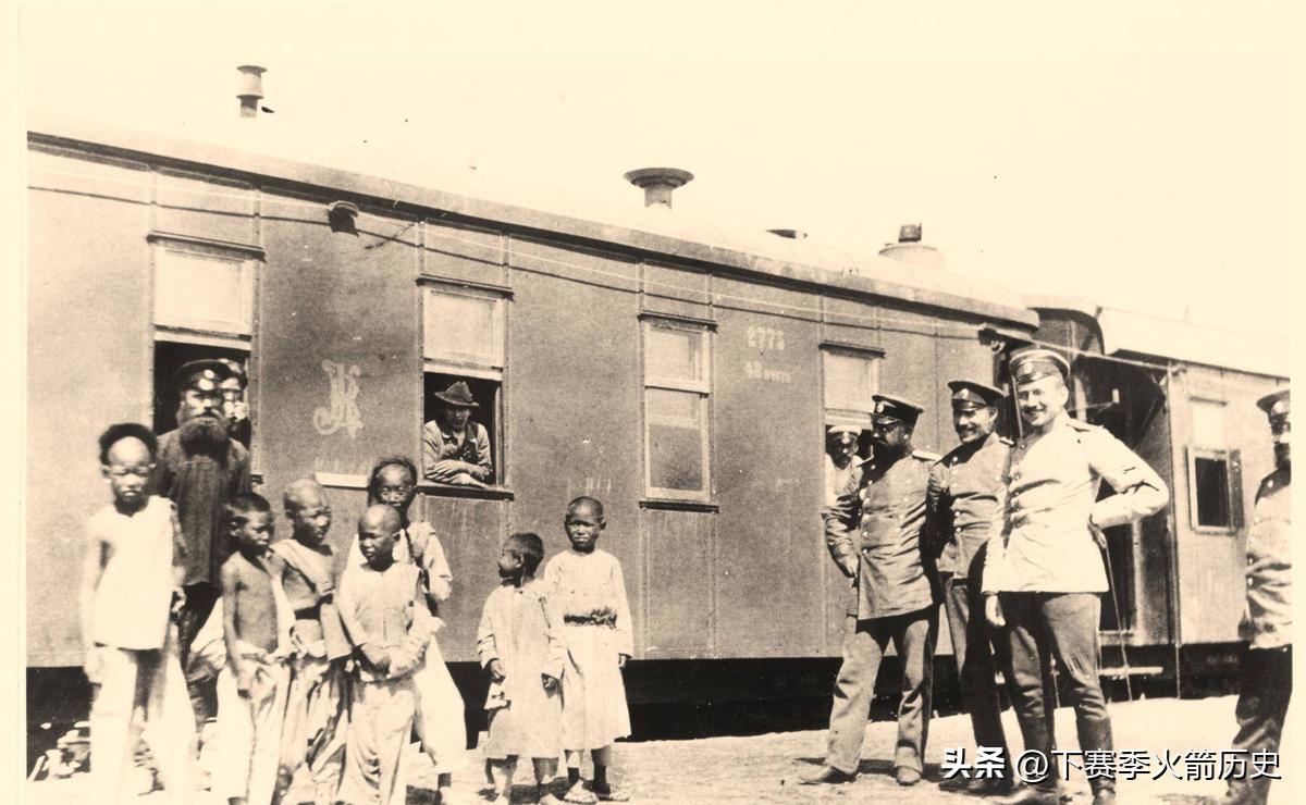 日军兽行：当着男人的面玷污了女儿，临走还残忍割下妻子乳房