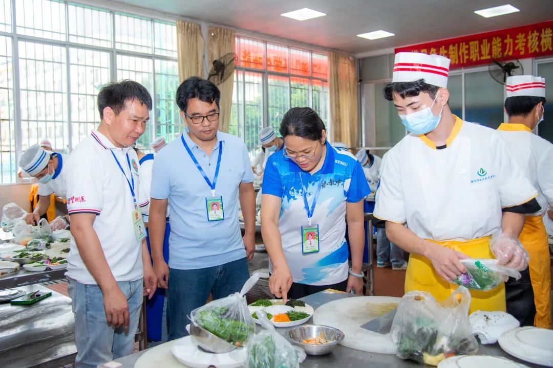 做鱼生也能考证!84人将获广西首批“横县鱼生制作”专项职业能力证书