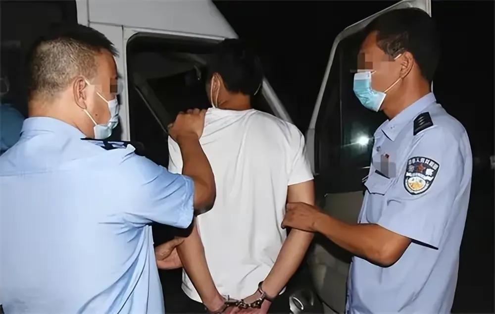 大学生银行卡多出100万,大学生银行卡出错多出100万