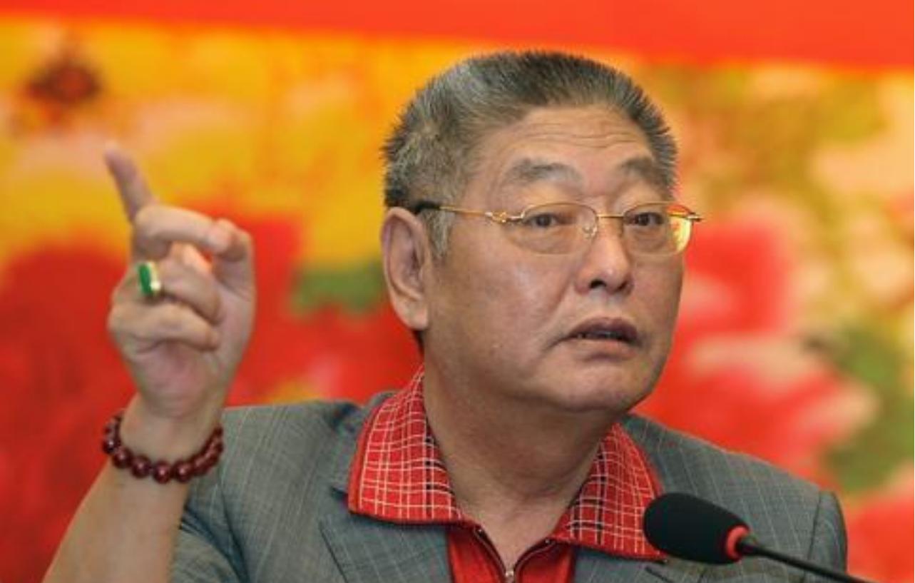 1988年，杨怀定看报纸发现秘密，用2万存款买*国卖**库券一年赚百万