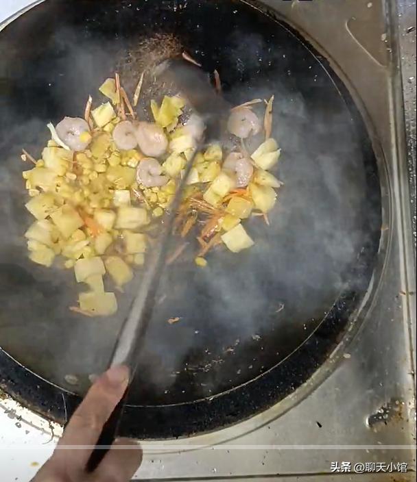 “外卖盒饭的青菜最好别吃”遭群嘲：某些餐馆的生财之道实在可耻