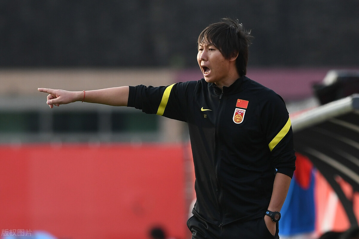 下课铃声响起“倒李派”取得初步胜利中国足球却笑不起来