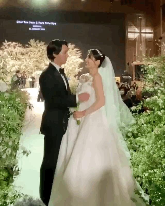 李钟硕朴信惠李敏镐颁奖典礼同台,李钟硕朴信惠李敏镐颁奖典礼现场