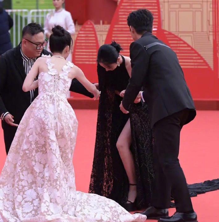 胡先煦张子枫赵小棠演的电影,北影节开幕式红毯陈都灵