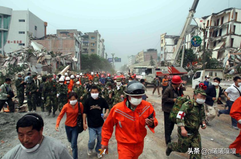 越南老人行善20年,越南一名俗家和尚长出超长耳垂