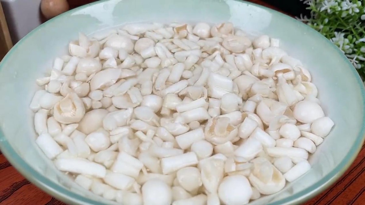 肝火旺睡眠不好怎么调理吃什么,肝火旺睡不好可以喝决明子茶吗