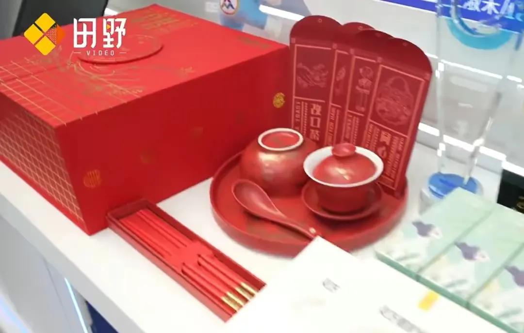 2年赚1800余万，还边读书你行吗？00后女大学生做到了，网友:服了