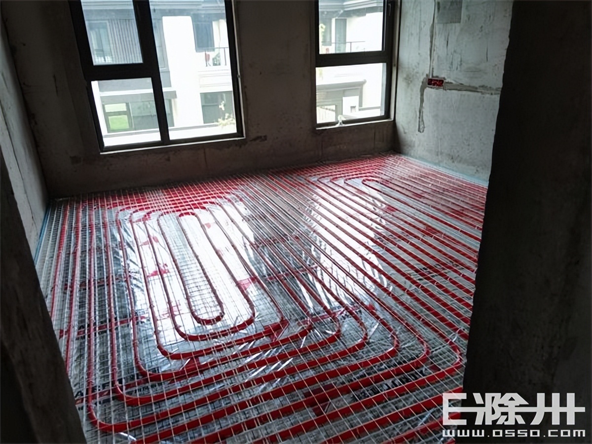 大金空调地暖一体机安装,地暖安装流程现场展示图