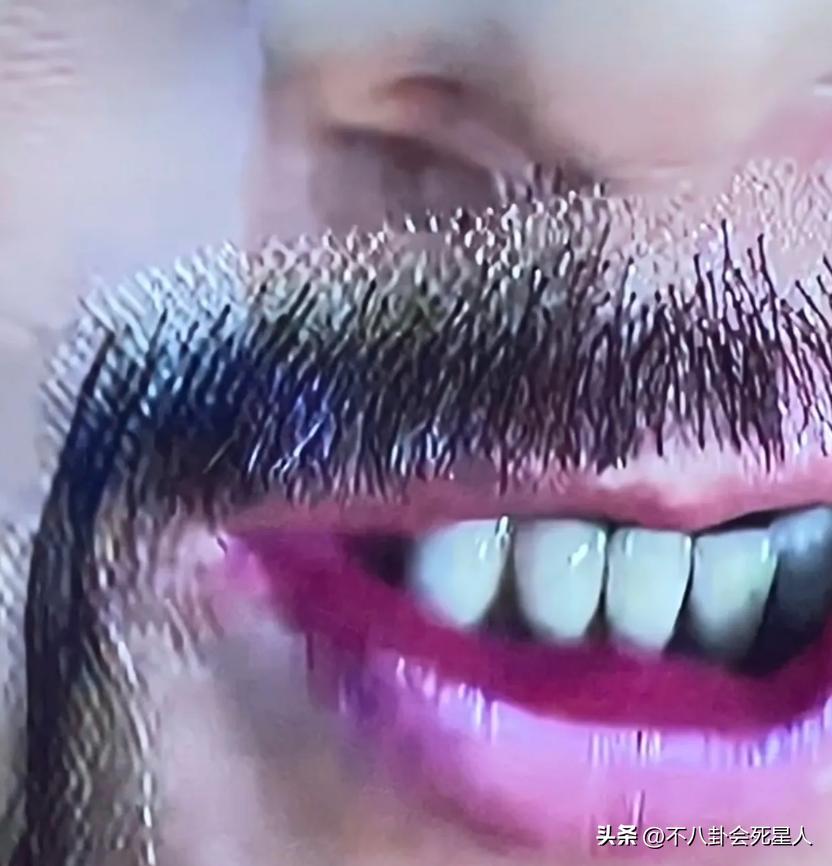 演员假发套穿帮,假发穿帮镜头