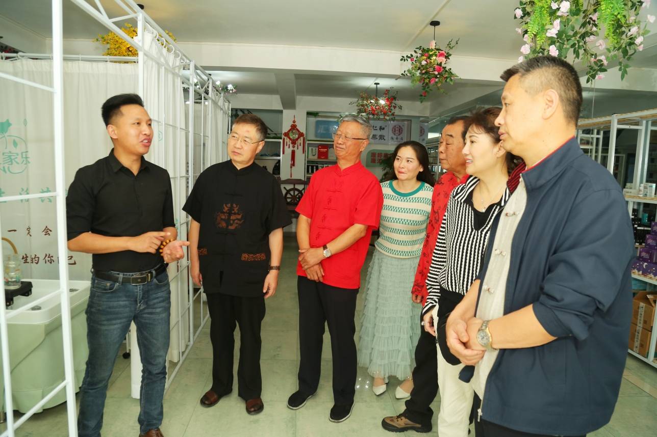 “助力自贸港，巾帼著芳华”优秀女企业家汇家乐品牌创始人李秋潼