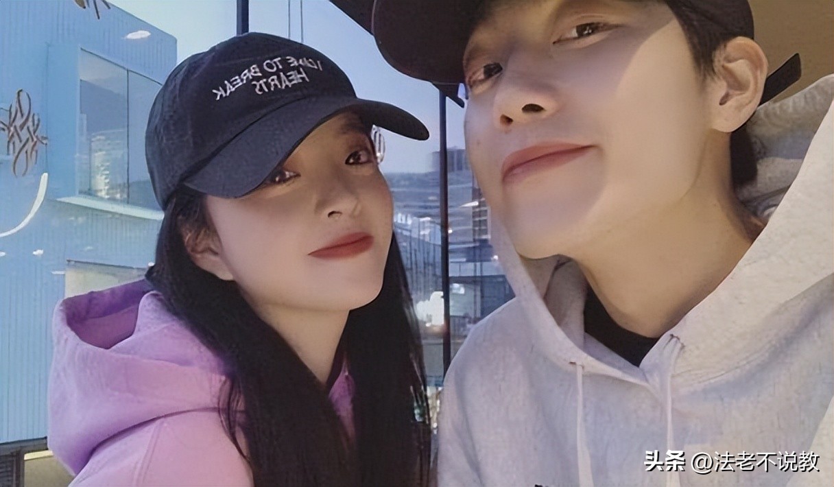 秀上围、露*裤底**，女星二代们，在“衣不蔽体”的道路上越陷越深了