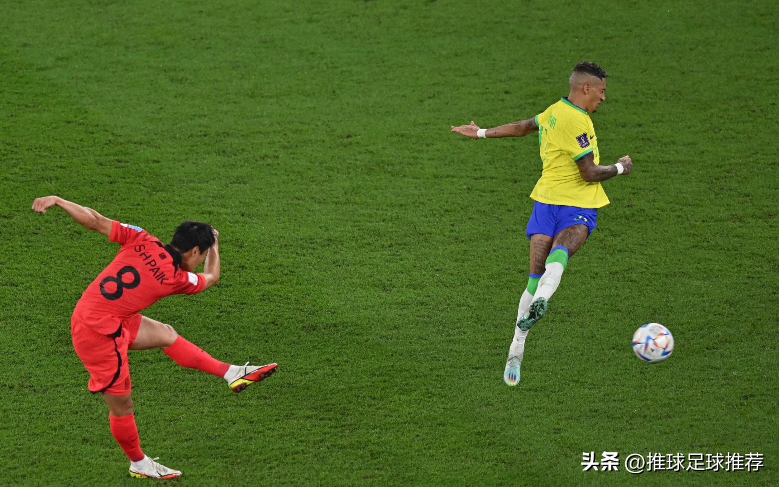 内马尔一个人戏耍整条防线,内马尔一球一助攻