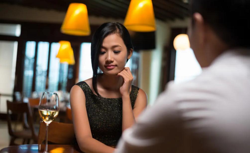 如何跟陌生的相亲对象展开话题,陌生相亲男女聊天技巧