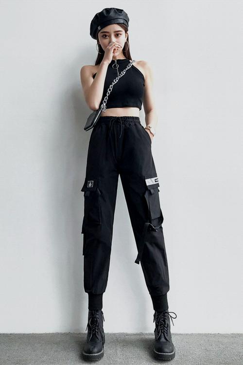 夏日裤装的搭配让你清凉又时尚,短款上衣搭配阔腿白裤子