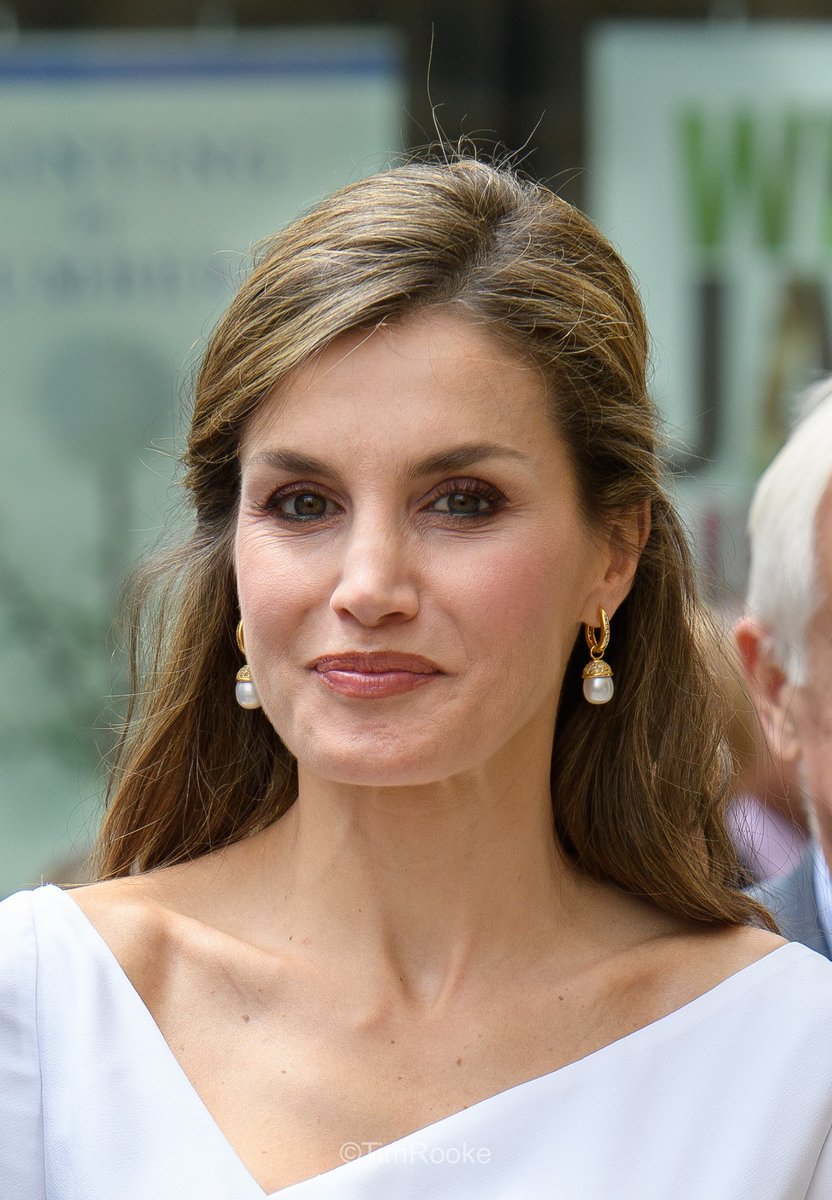 18年王室生活，12对珍珠耳环，莱蒂齐亚对珠宝的品味和衣品一样好