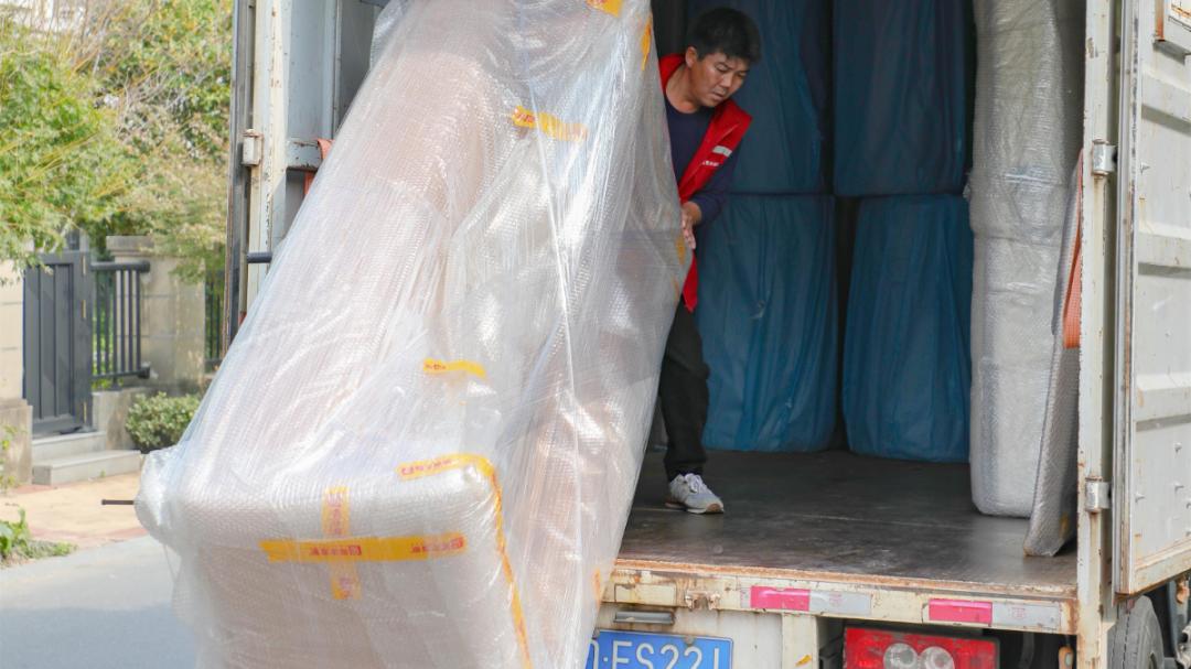 搬家车型一般怎么选择比较合适,小车搬家大概多少费用