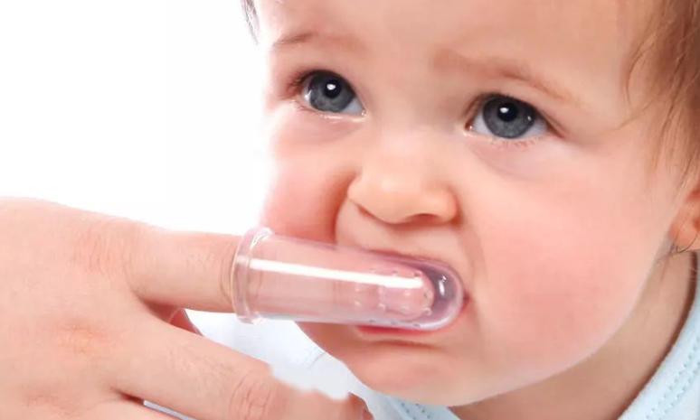 usmile电动牙刷和小米电动牙刷,usmile电动牙刷和飞利浦电动牙刷