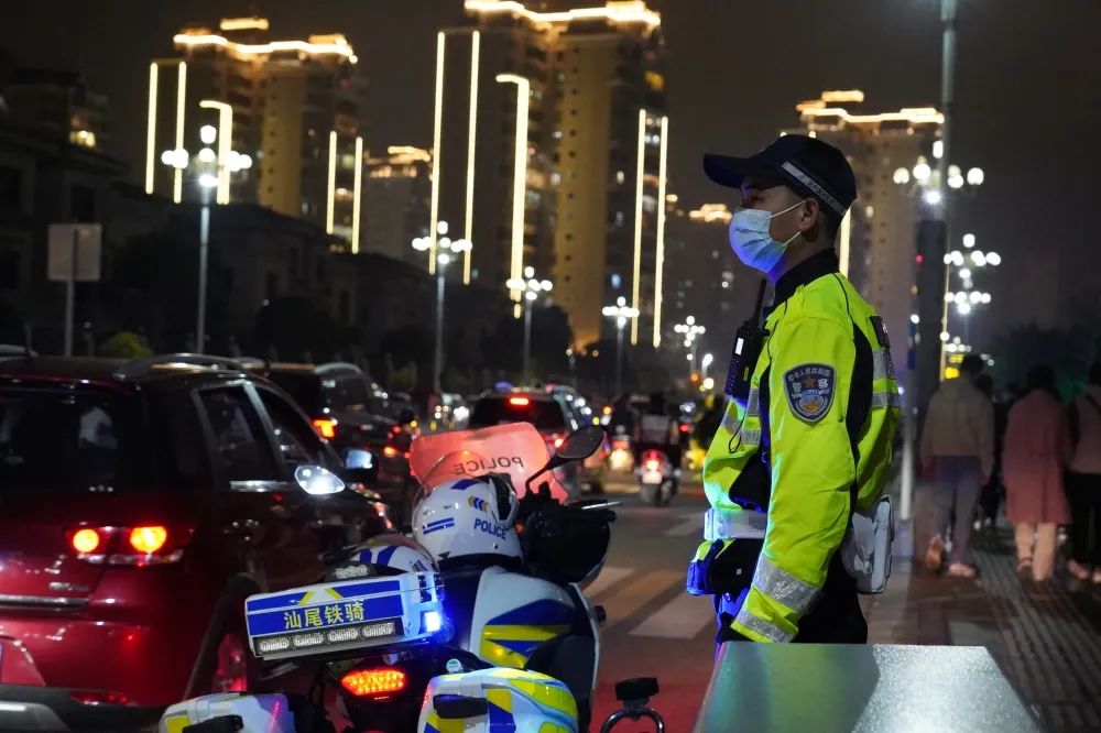 汕尾：“善美之城贺新春”大型音乐烟花汇演活动交通安保工作掠影