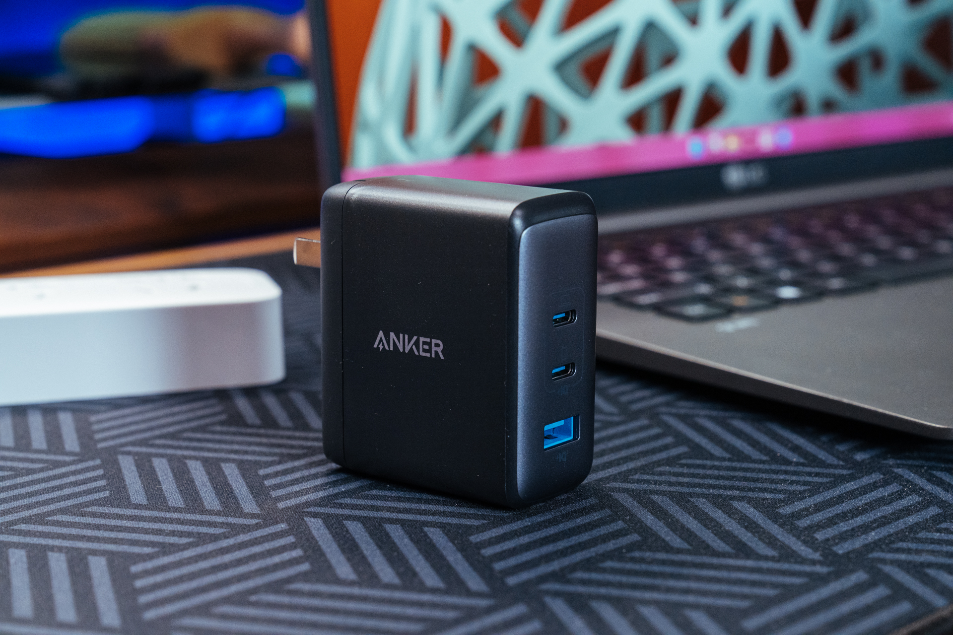 自己办公桌面布置,最简单的办公室桌面布置图